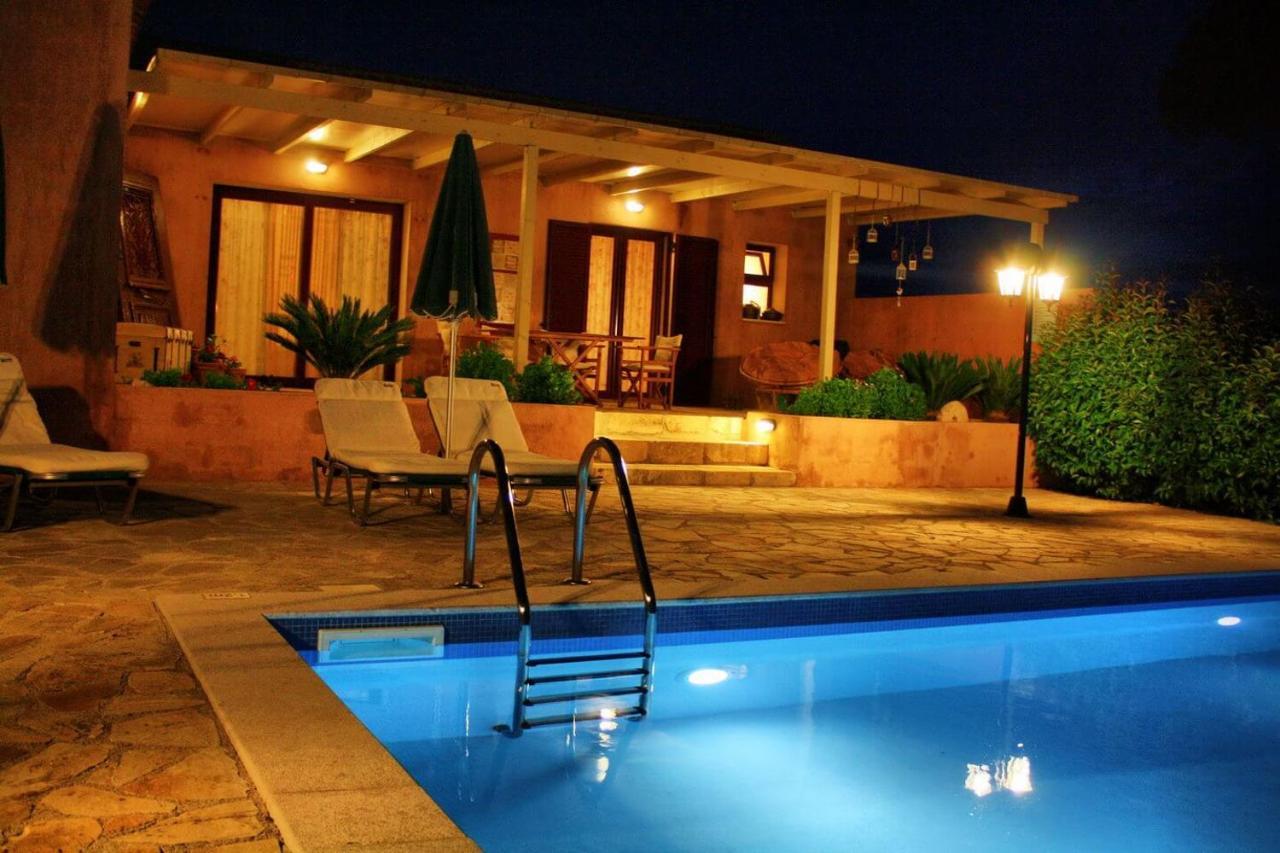 Villa Cottage Kantrillies Fokata 외부 사진